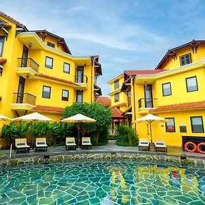 4* Resort Lantern Boutique